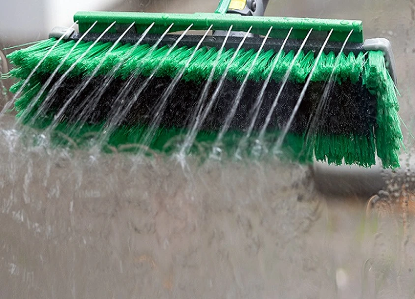 Reach & Wash Pure Water Cleaning